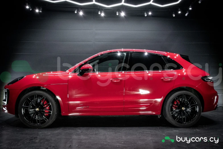 Porsche Macan Red