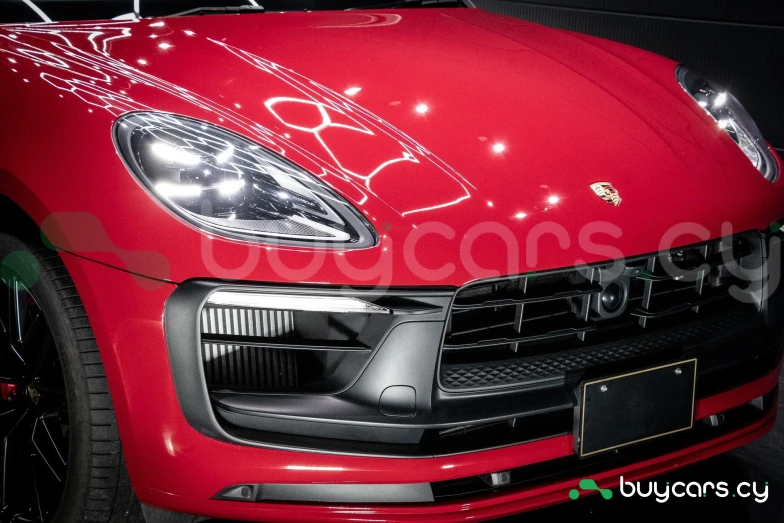 Porsche Macan Red