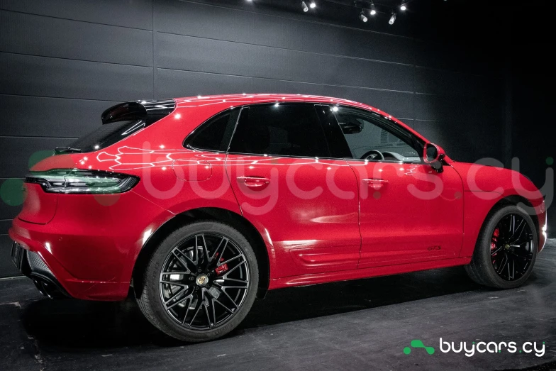 Porsche Macan Red