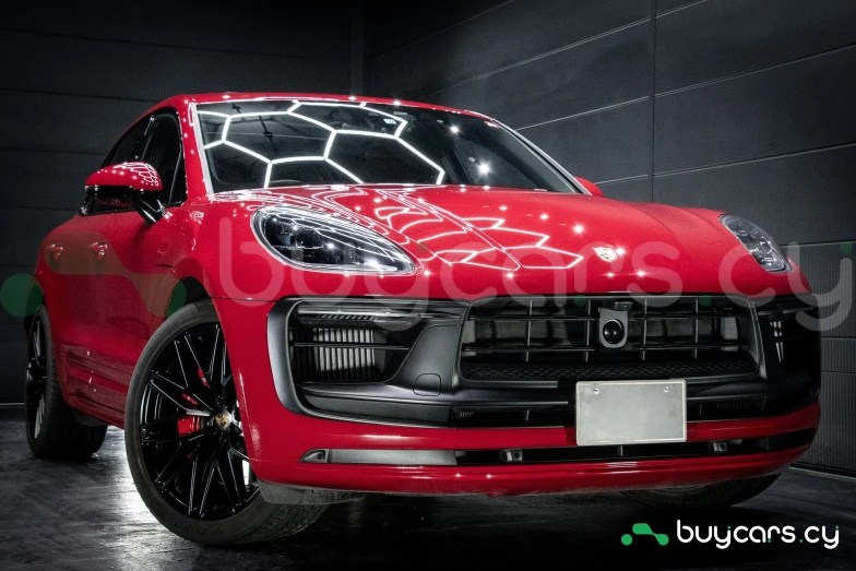 Porsche Macan Red