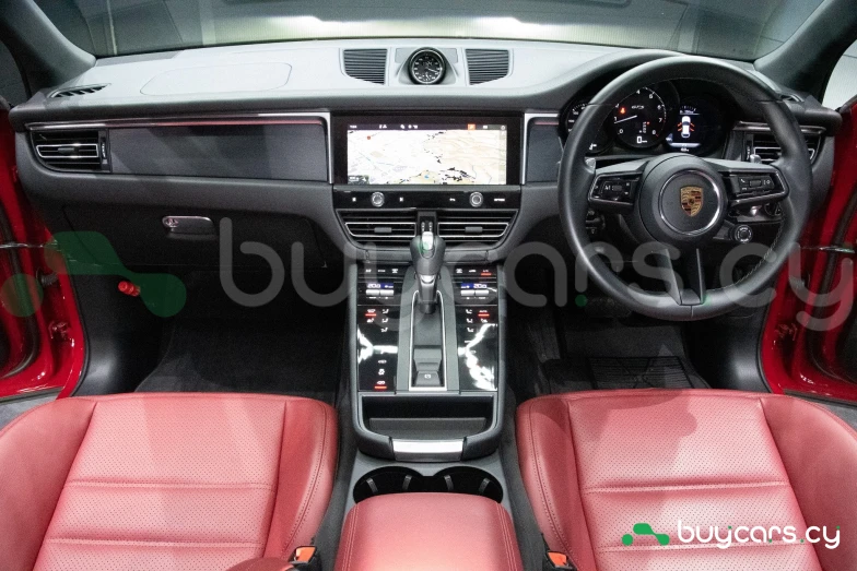 Porsche Macan Red