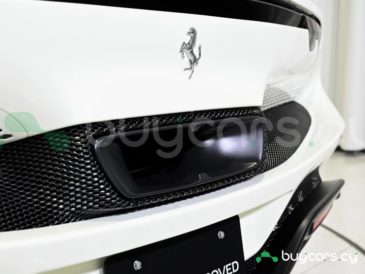 Ferrari 296 GTB Белый