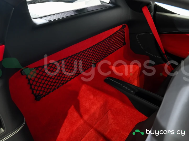 Ferrari 296 GTB Белый