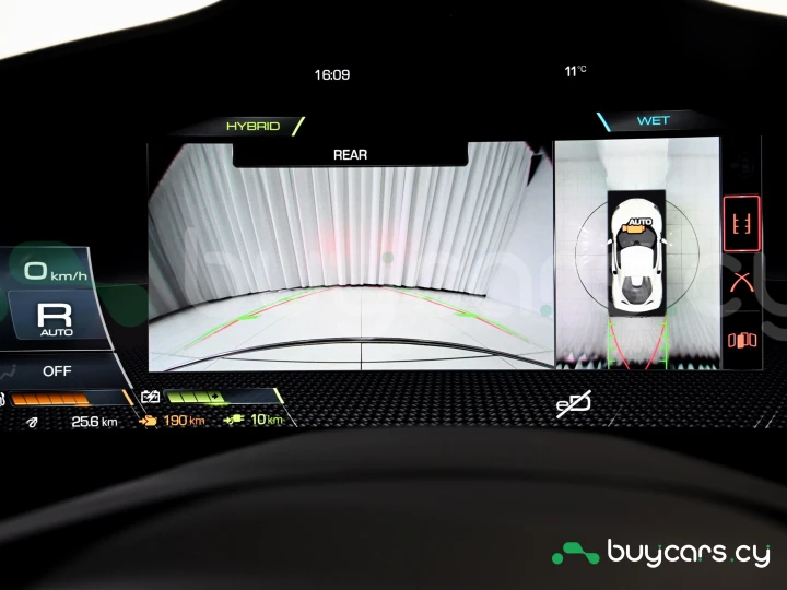 Ferrari 296 GTB Белый