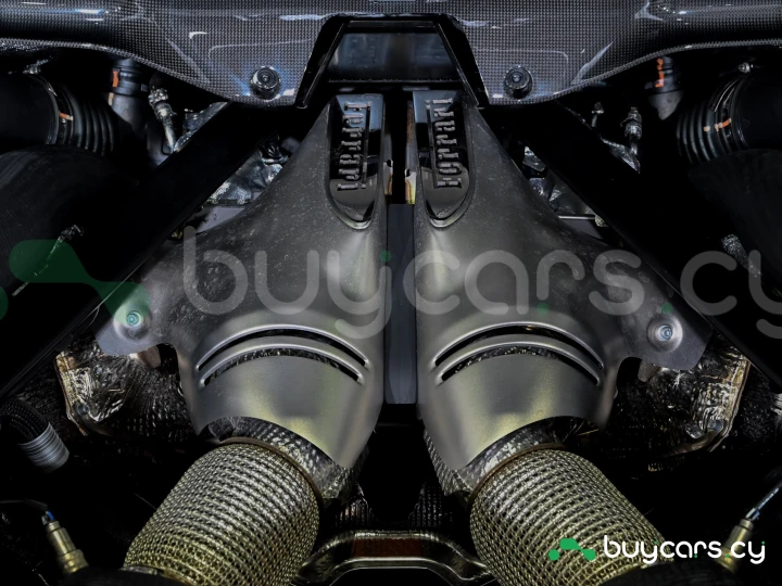 Ferrari 296 GTB Белый