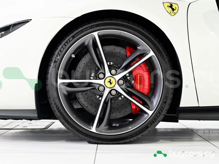 Ferrari 296 GTB Белый