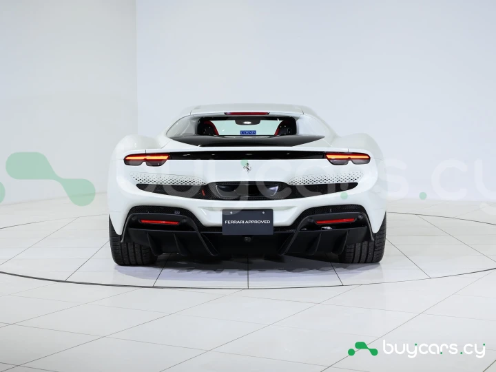 Ferrari 296 GTB Белый