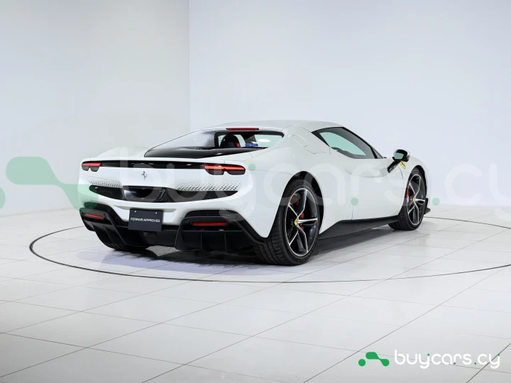 Ferrari 296 GTB Белый