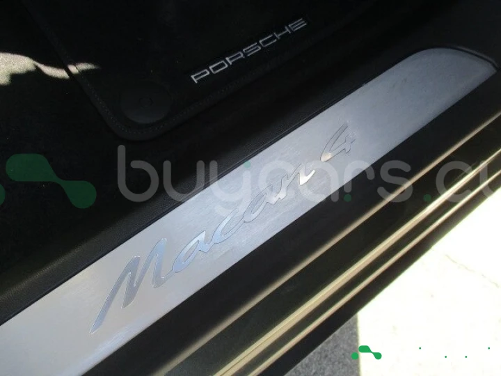 Porsche Macan Серый