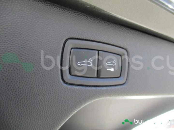 Porsche Macan Серый