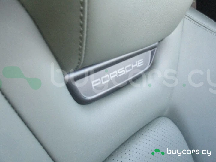 Porsche Macan Серый