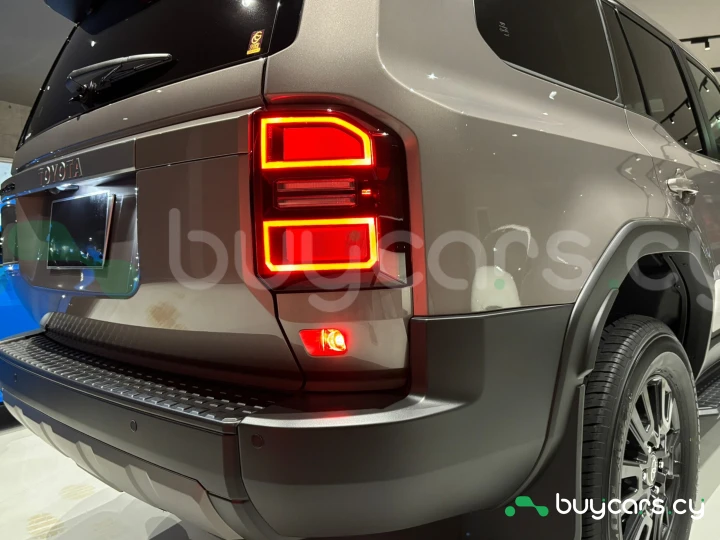 Toyota Land Cruiser 250 Коричневый