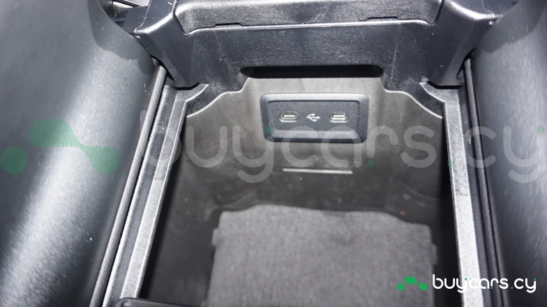 Mercedes GLC-class Orange