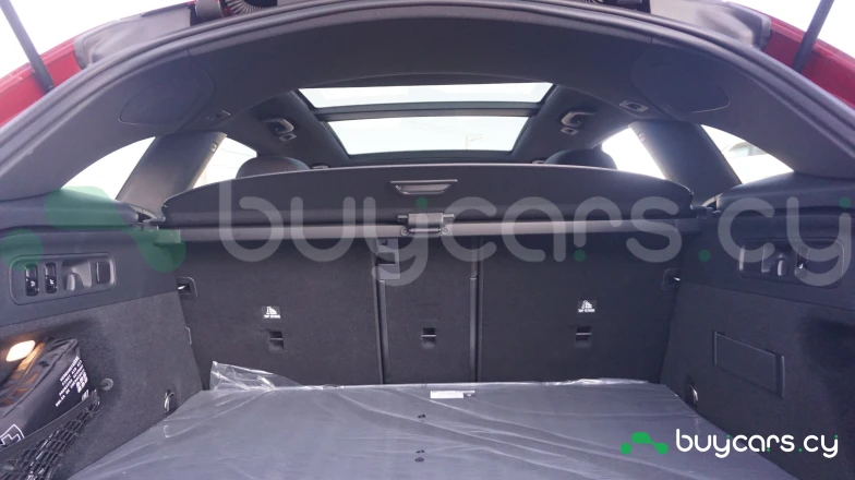 Mercedes GLC-class Orange