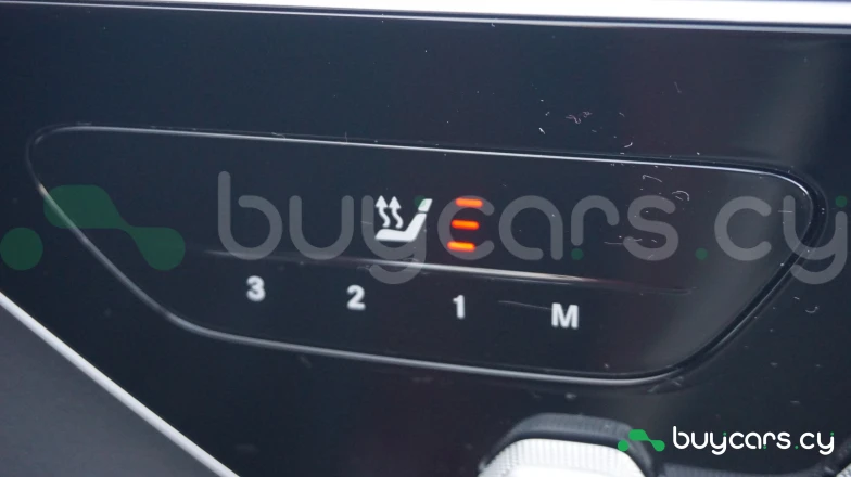 Mercedes GLC-class Orange