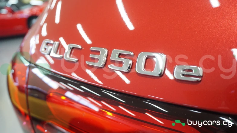 Mercedes GLC-class Orange