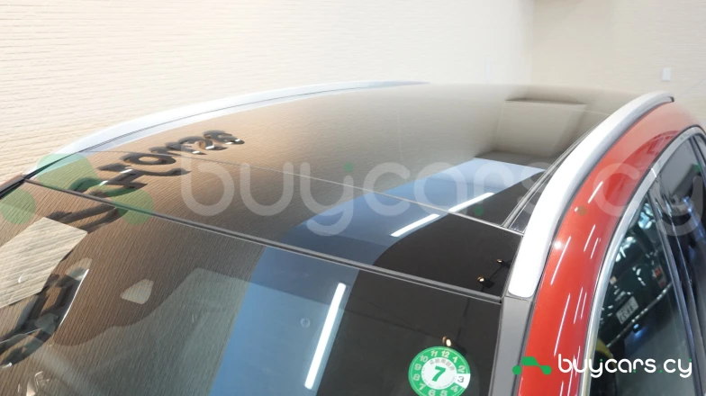 Mercedes GLC-class Orange