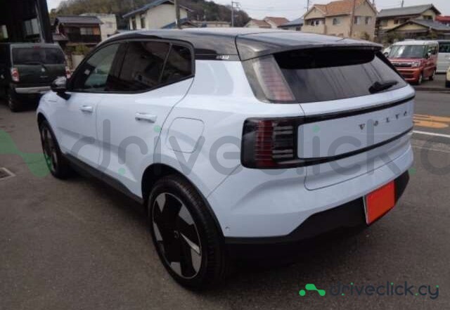 Volvo EX30 Белый