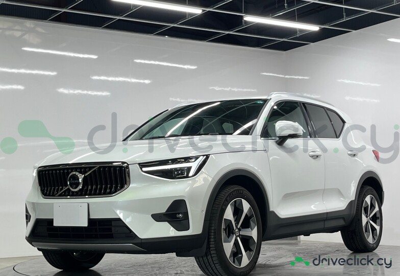 Volvo XC40 White