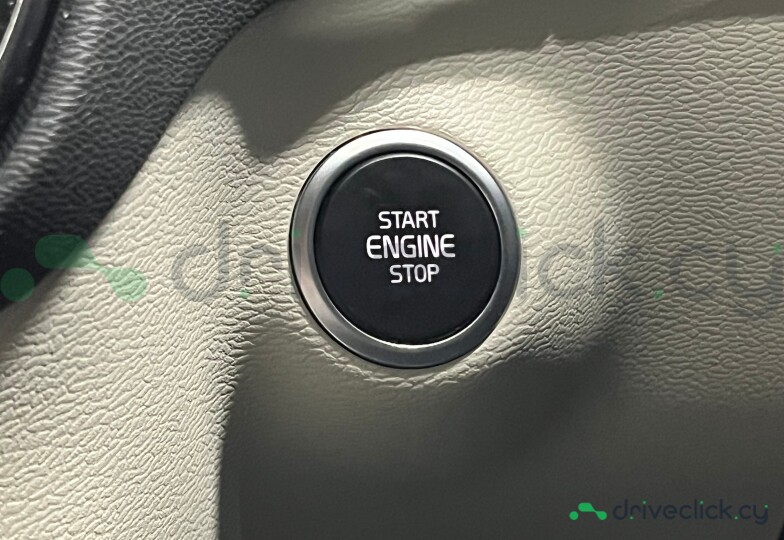 Volvo XC40 White