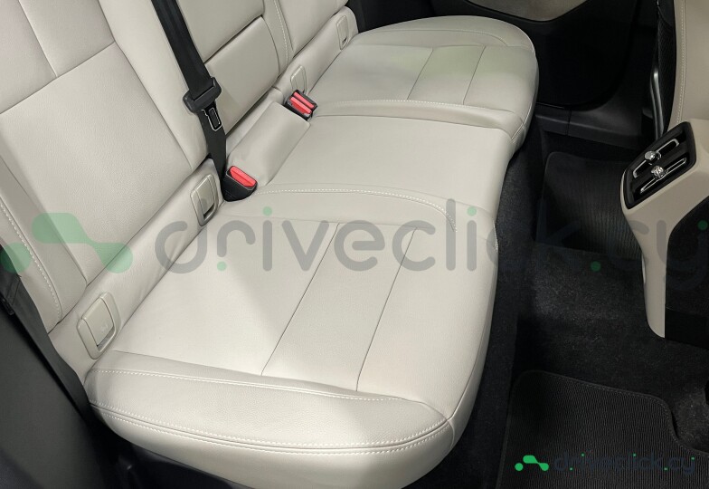 Volvo XC40 White