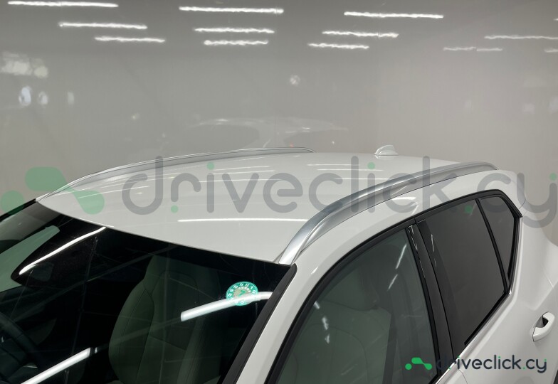 Volvo XC40 White
