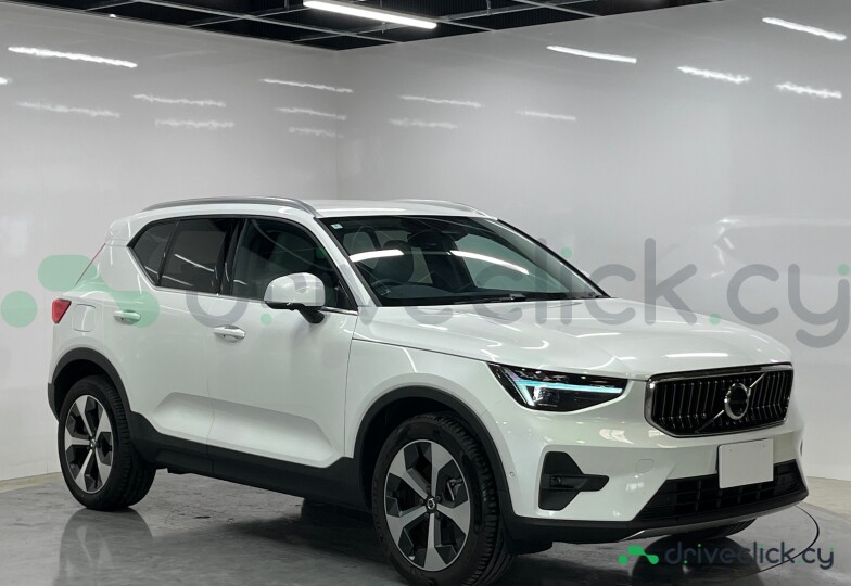 Volvo XC40 White