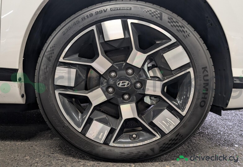 Hyundai Kona Electric White