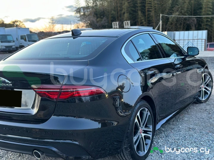 Jaguar XE Black