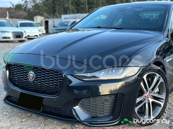 Jaguar XE Black