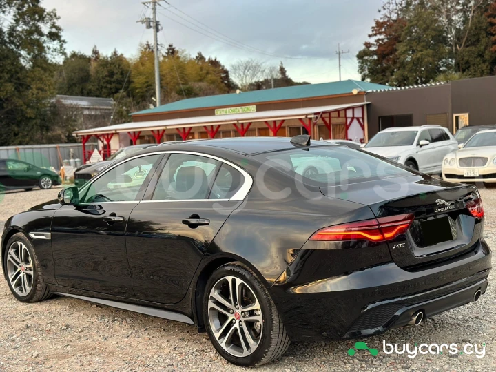 Jaguar XE Black