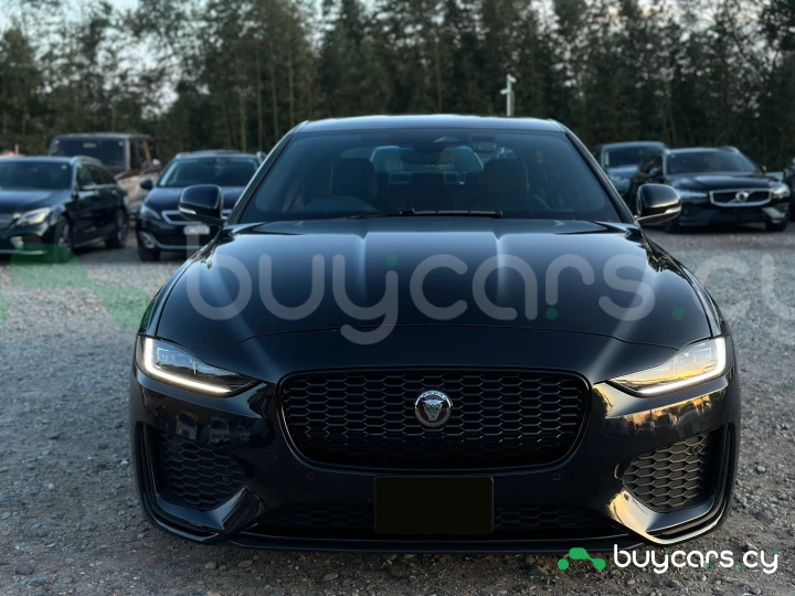 Jaguar XE Black
