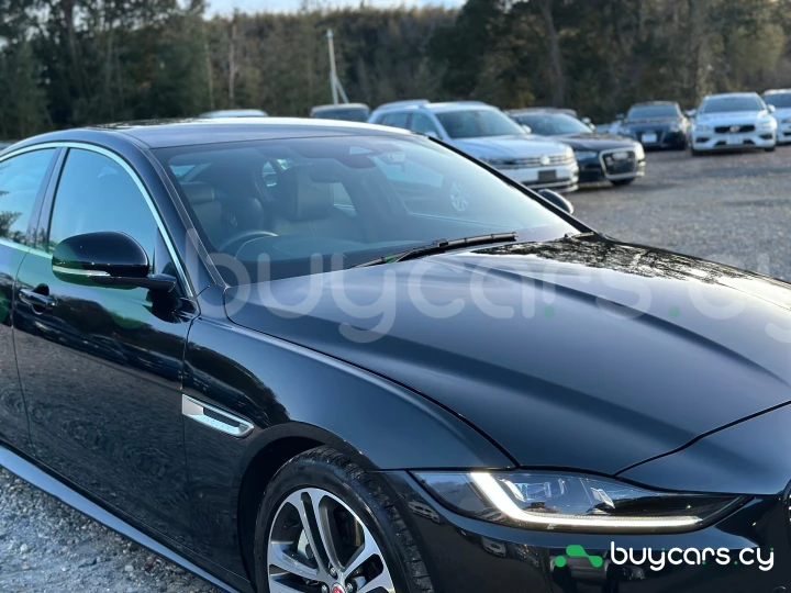 Jaguar XE Black