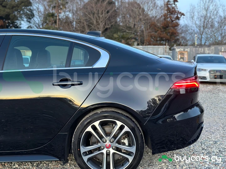 Jaguar XE Black