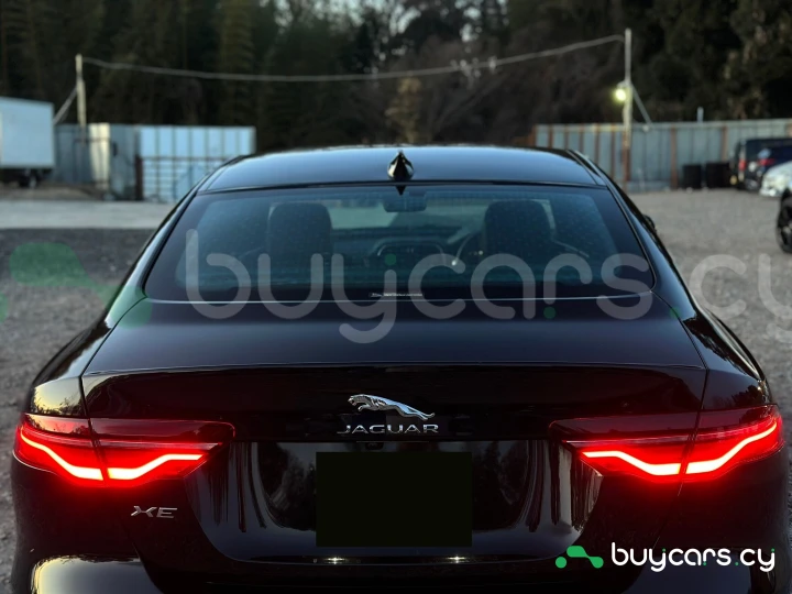 Jaguar XE Black