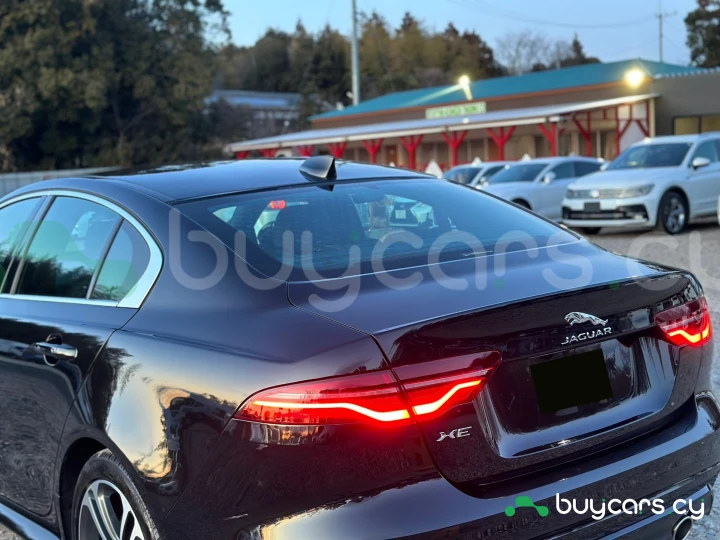 Jaguar XE Black