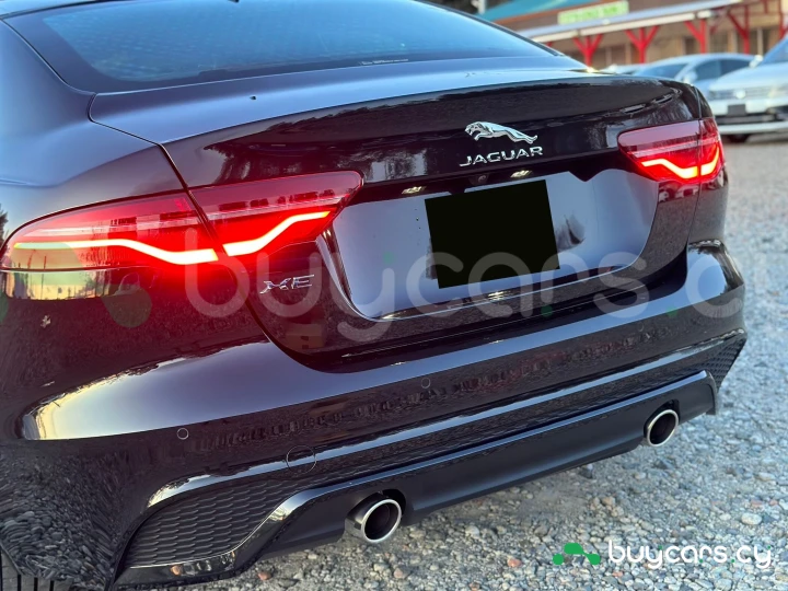 Jaguar XE Black