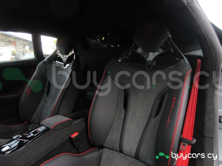 Lamborghini Huracan Grey