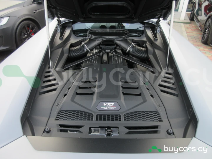 Lamborghini Huracan Grey