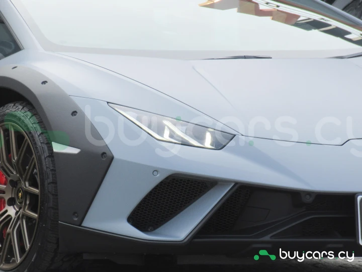 Lamborghini Huracan Grey