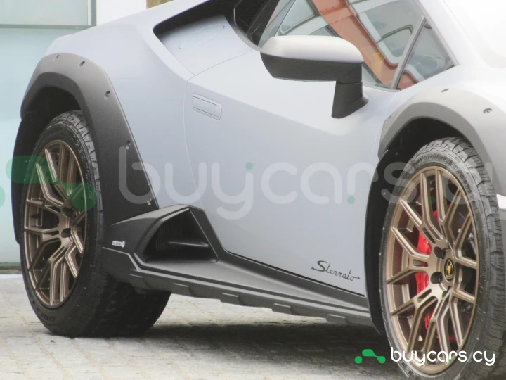 Lamborghini Huracan Grey