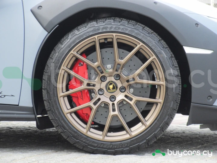 Lamborghini Huracan Grey
