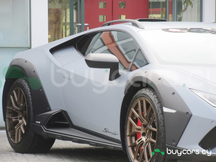 Lamborghini Huracan Grey