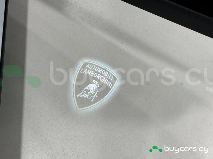 Lamborghini Huracan Grey