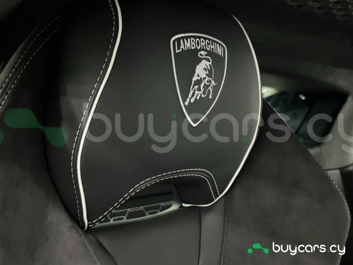 Lamborghini Huracan Grey