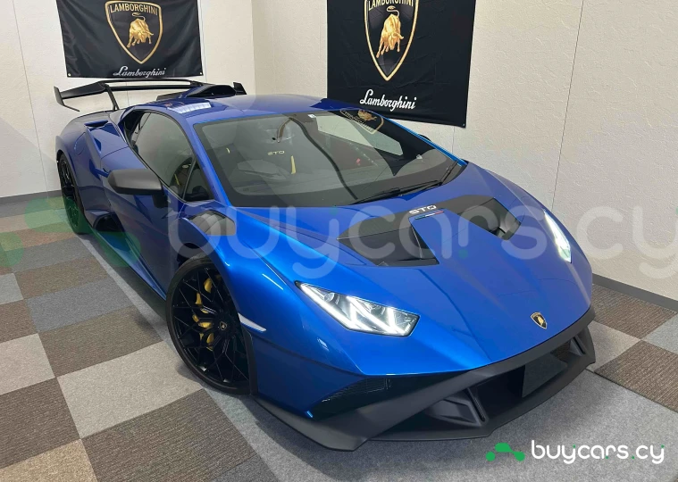 Lamborghini Huracan Blue