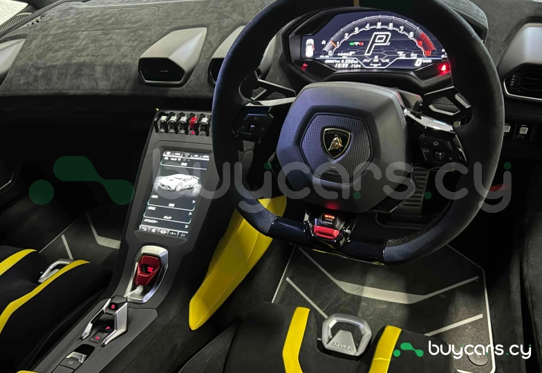 Lamborghini Huracan Blue