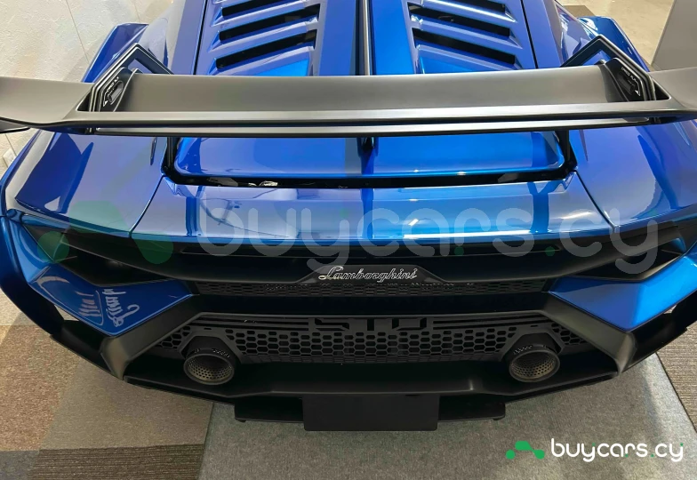 Lamborghini Huracan Blue