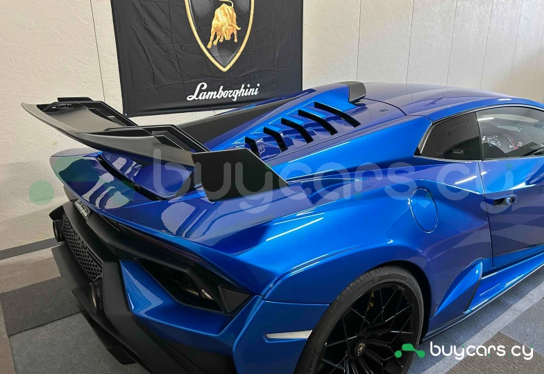 Lamborghini Huracan Blue