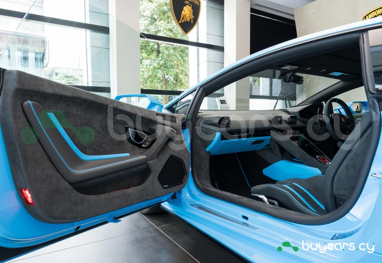 Lamborghini Huracan Turquoise